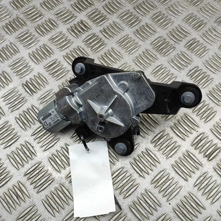 Aizmugurējā stikla tīrītāja motoriņš 0390205114