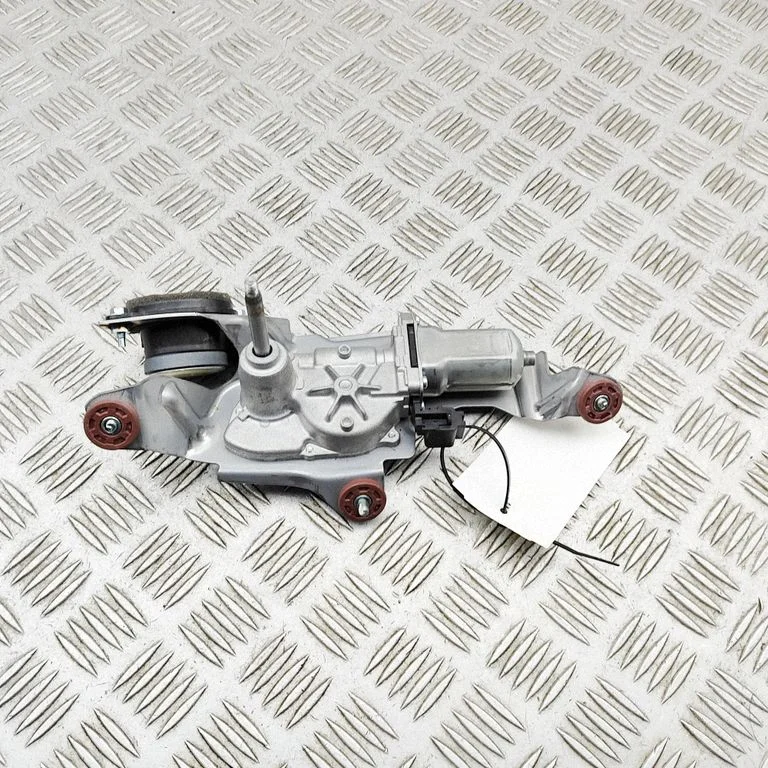 Aizmugurējā stikla tīrītāja motoriņš BDGH66B60