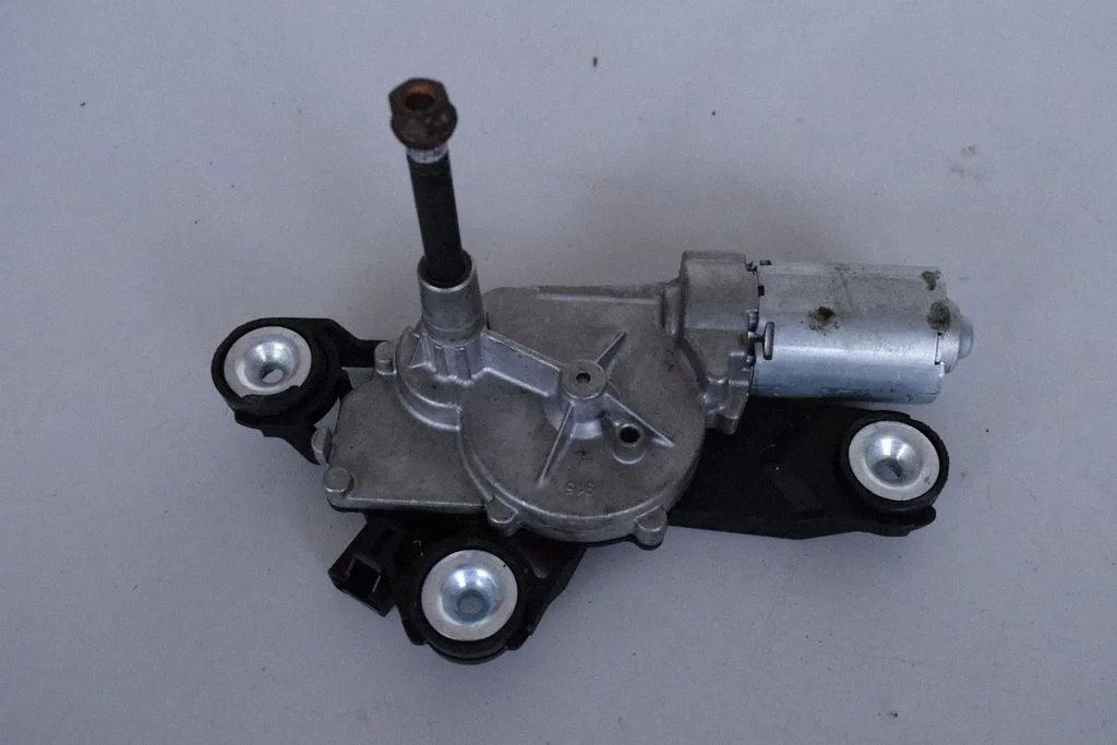 Aizmugurējā stikla tīrītāja motoriņš – Ford Focus C-MAX (2003-2010)