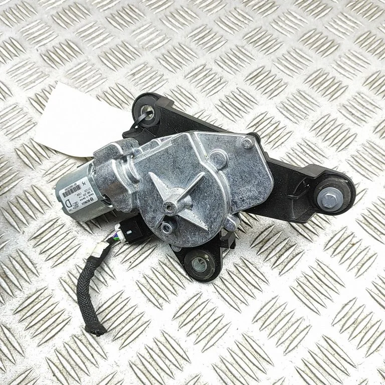 Aizmugurējā stikla tīrītāja motoriņš 0390205114