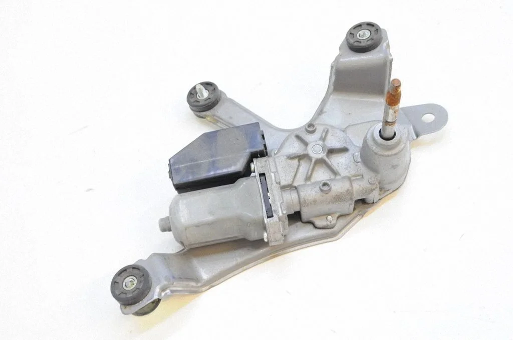 Rear window wiper motor – Toyota RAV 4 (XA40) (2012-2018)
