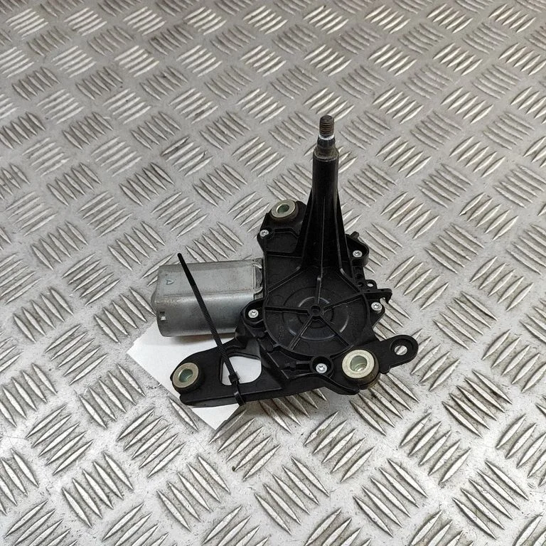 Aizmugurējā stikla tīrītāja motoriņš 7168154