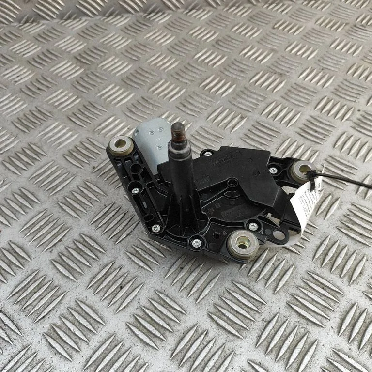 Aizmugurējā stikla tīrītāja motoriņš A2059063400