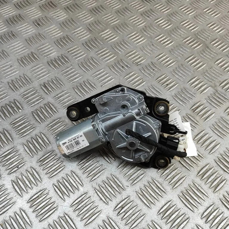 Aizmugurējā stikla tīrītāja motoriņš W000038727