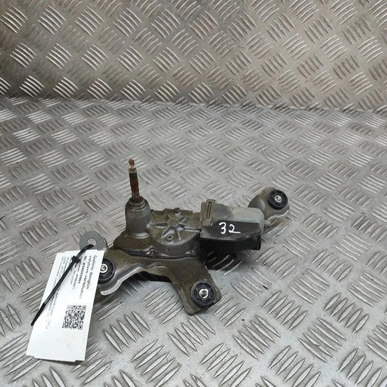 Rear window wiper motor – Toyota Avensis T270 (2009-2012)