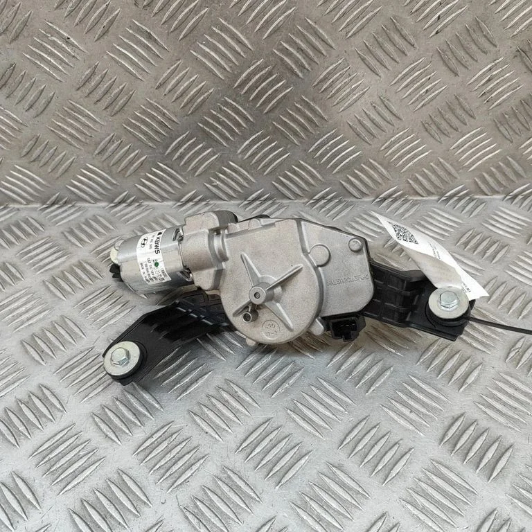 Aizmugurējā stikla tīrītāja motoriņš 039020500S
