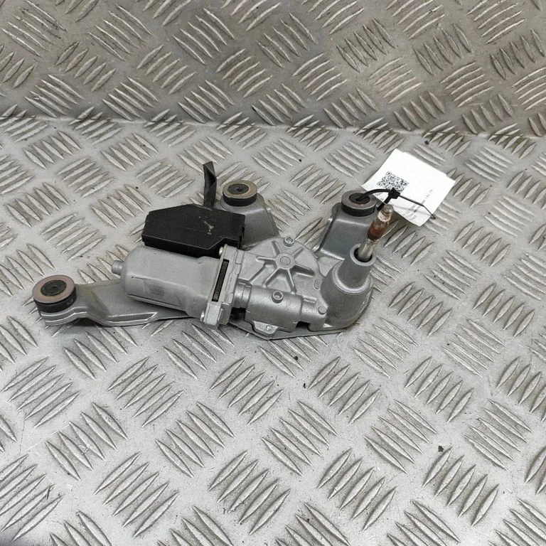 Aizmugurējā stikla tīrītāja motoriņš 8513076010
