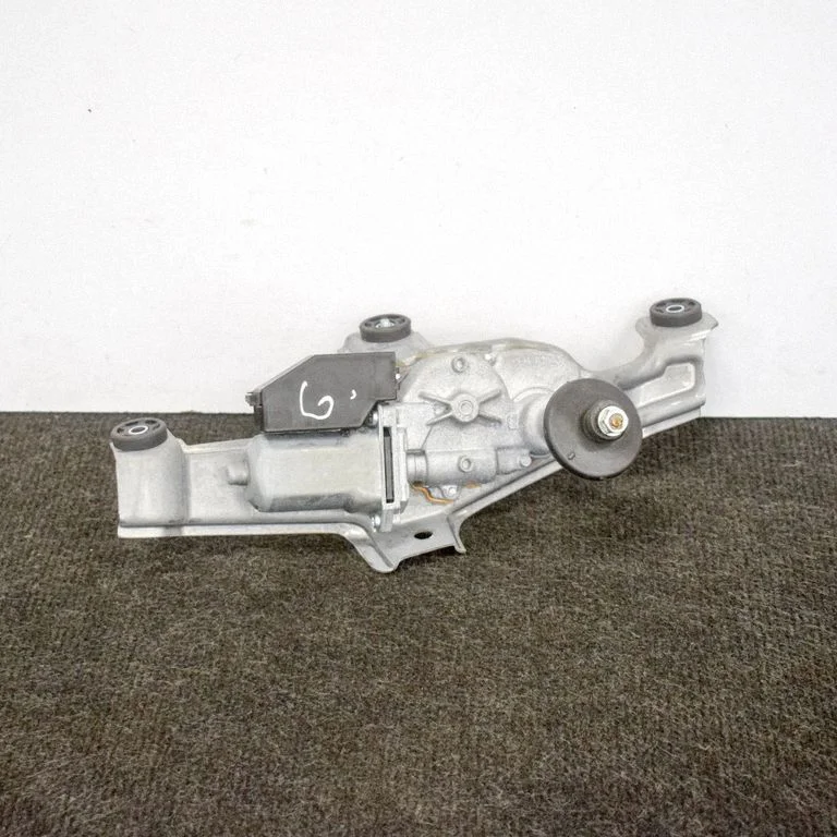 Aizmugurējā stikla tīrītāja motoriņš 8513010350