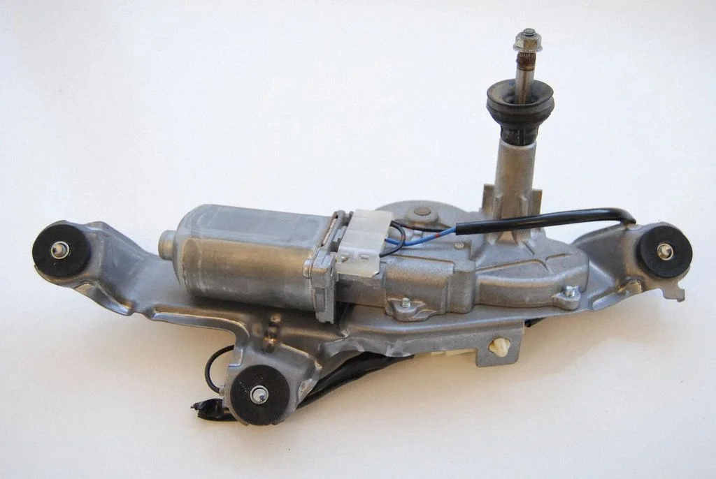Aizmugurējā stikla tīrītāja motoriņš 8496000334