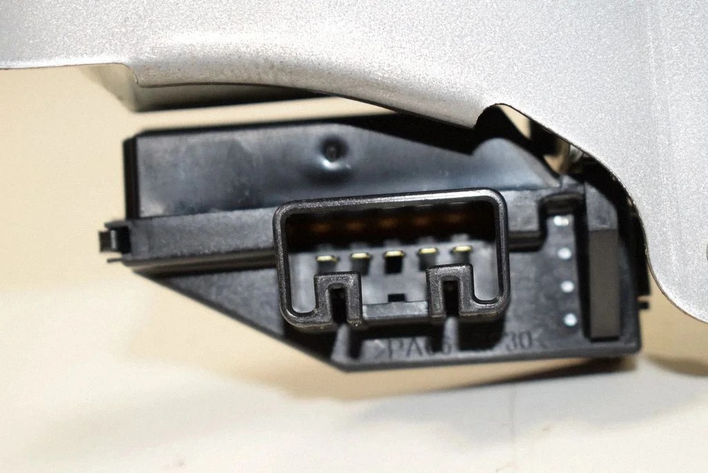 Aizmugurējā stikla tīrītāja motoriņš – Toyota Prius (XW30) (2009-2015)