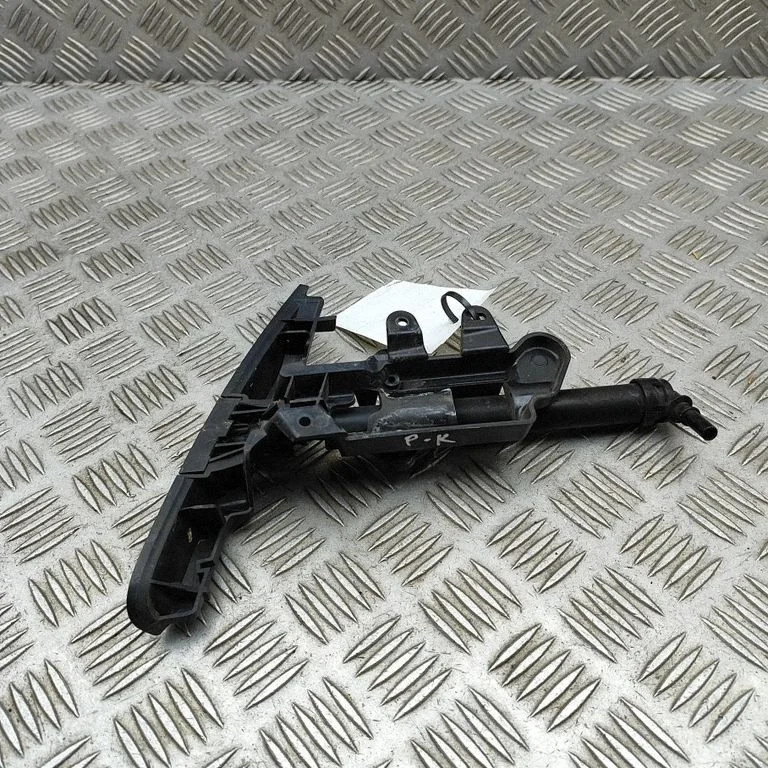 Lukturu apskalošanas sprausla(-s) K68223029AA