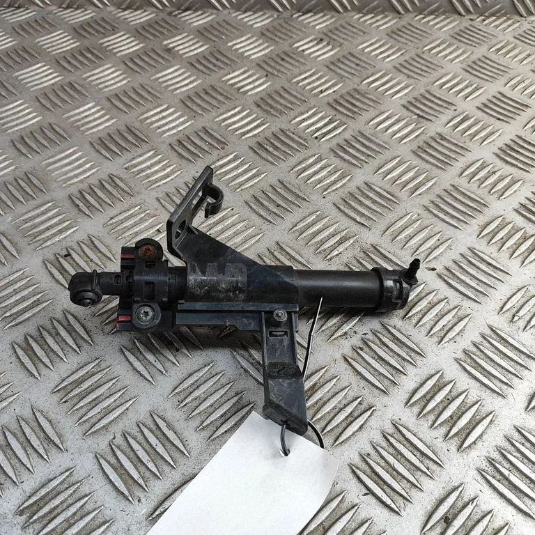 Headlight washer spray nozzle – Land Rover Range Rover Evoque L538 (2011-2018)