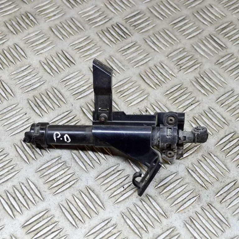 Headlight washer spray nozzle – Land Rover Range Rover Evoque L538 (2011-2018)