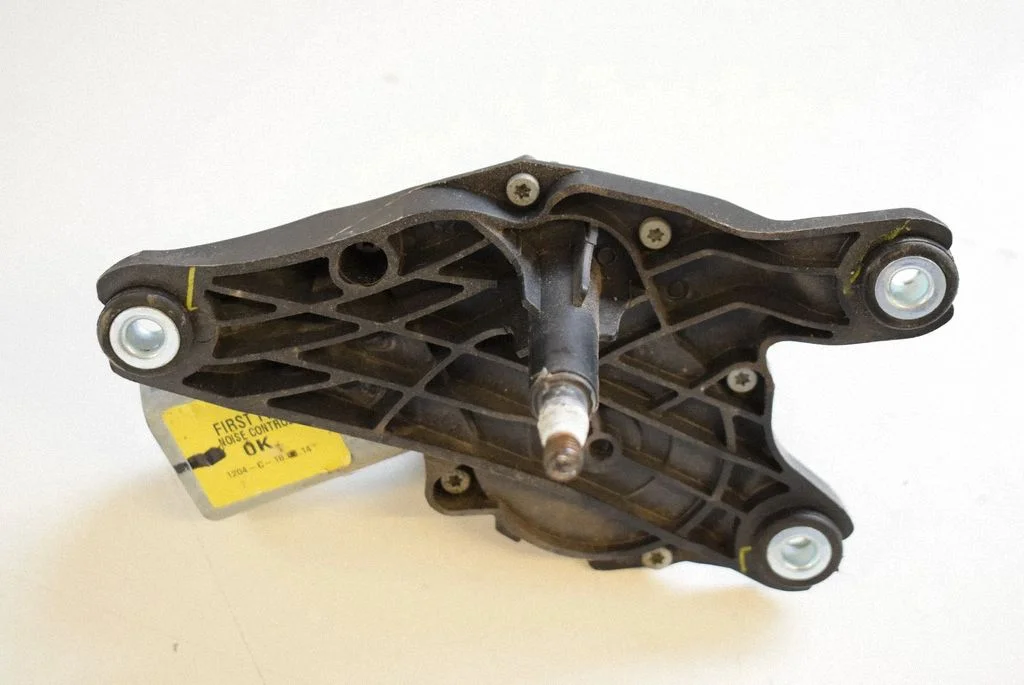 Aizmugurējā stikla tīrītāja motoriņš 67637237062