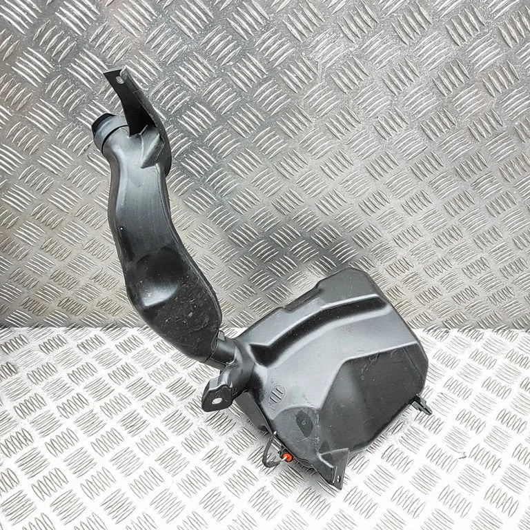Windshield washer fluid reservoir/tank – Tesla Model Y (2020-)