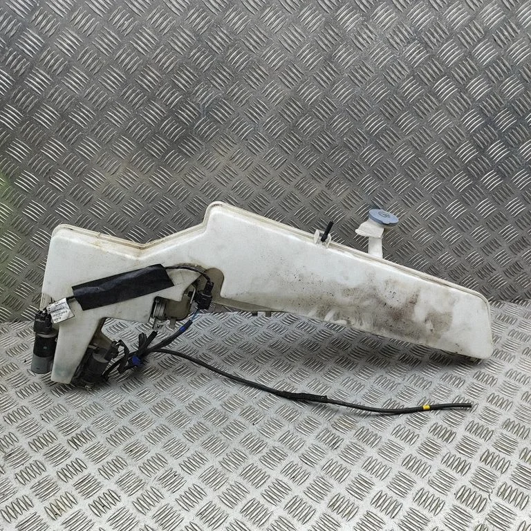 Windshield washer fluid reservoir/tank 289104KJ0B