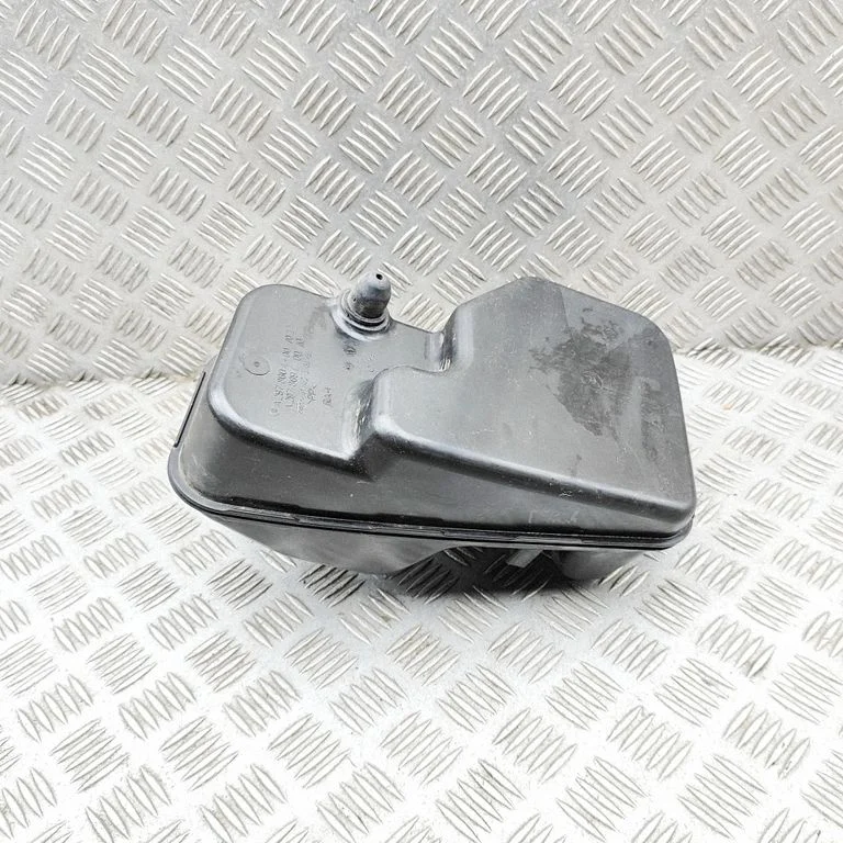Logu mazgāšanas šķidruma tvertne A2978604400