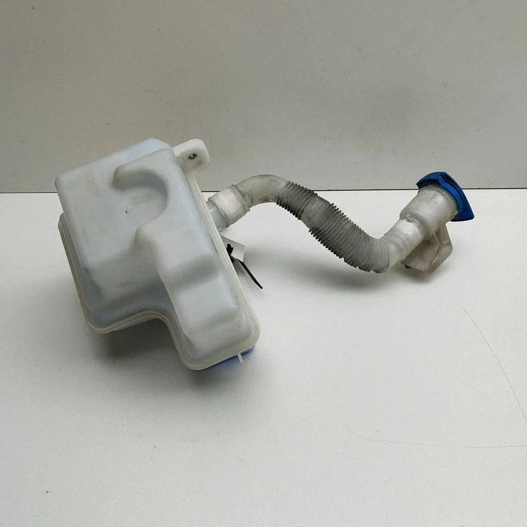 Logu mazgāšanas šķidruma tvertne 3Q0955448C