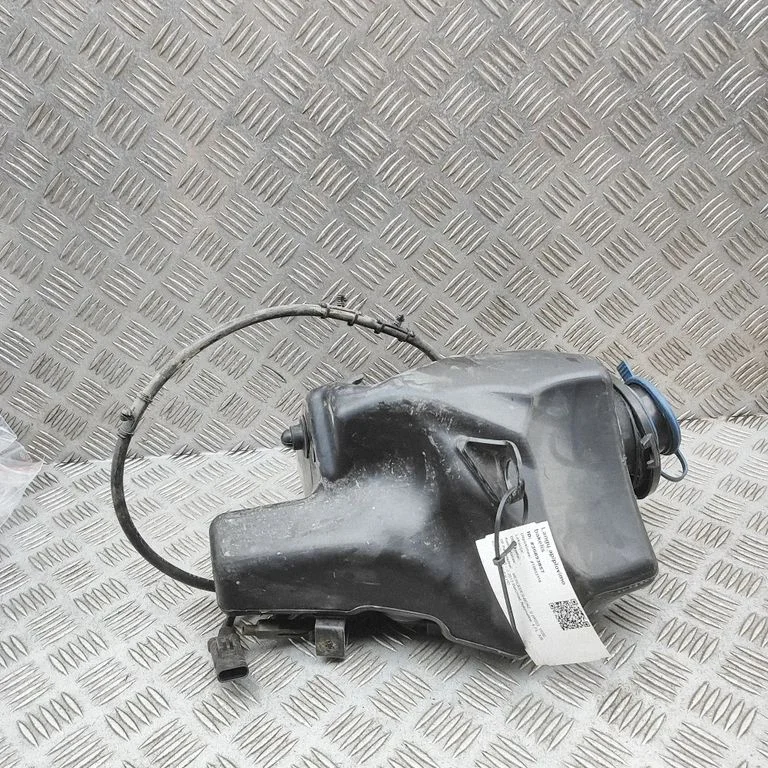 Logu mazgāšanas šķidruma tvertne A2228690520