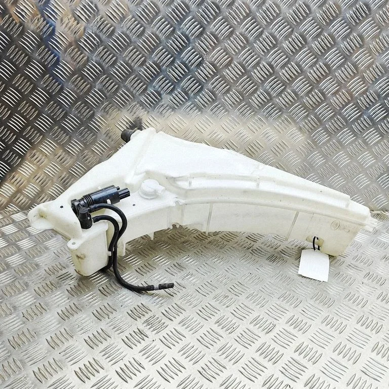 Windshield washer fluid reservoir/tank – Land Rover Range Rover Sport L494 (2013-)