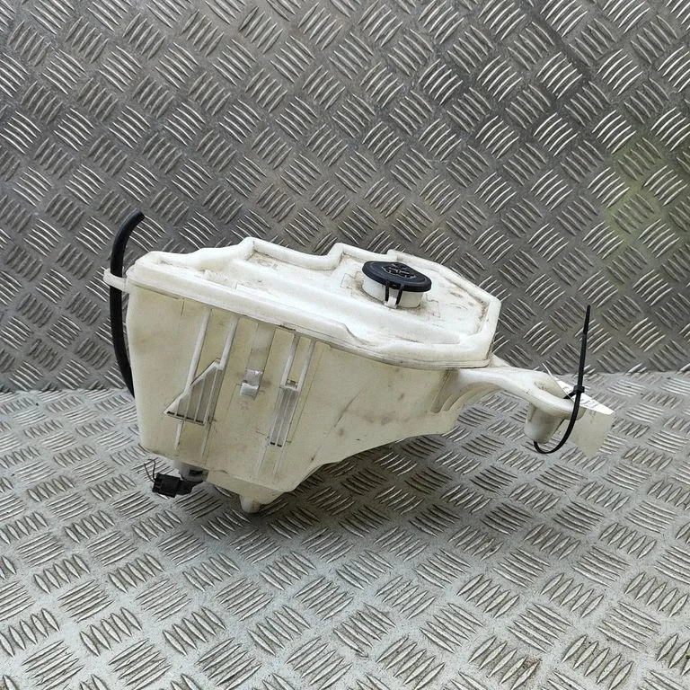 Windshield washer fluid reservoir/tank – BMW Z4 E89 (2009-2017)