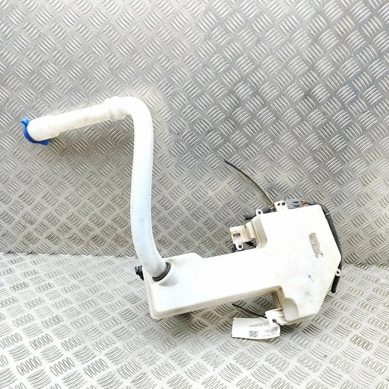 Logu mazgāšanas šķidruma tvertne BV6117K624AB