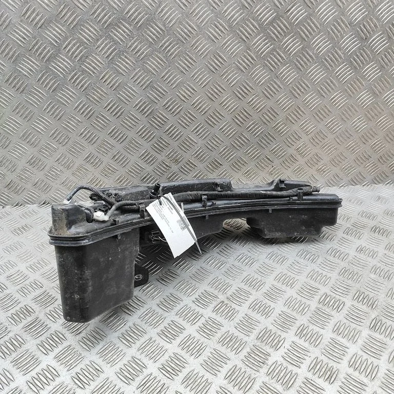 Logu mazgāšanas šķidruma tvertne 6R0955681