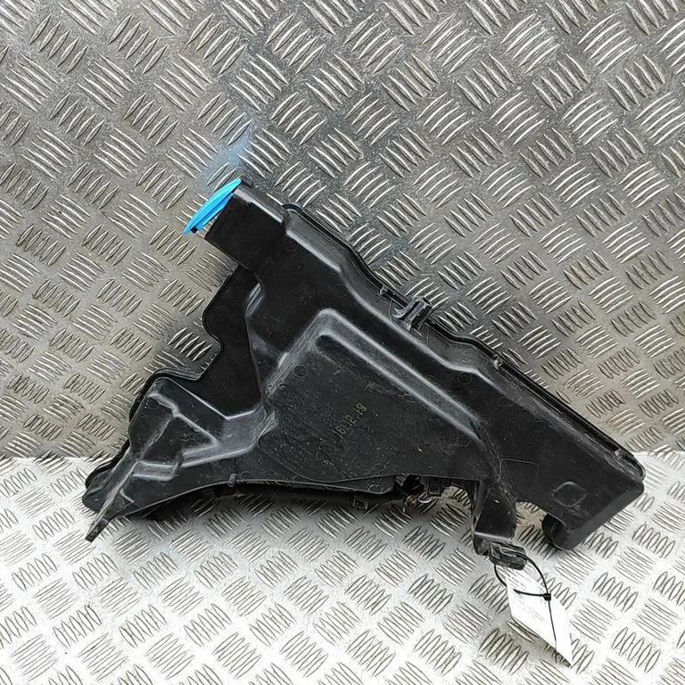 Windshield washer fluid reservoir/tank 8K9955647