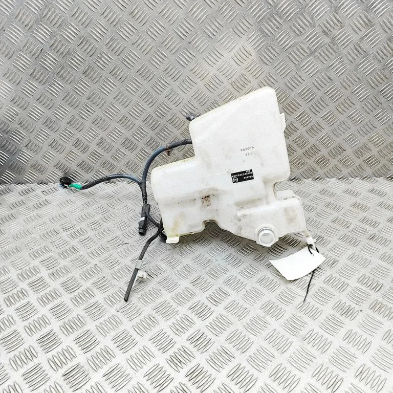 Windshield washer fluid reservoir/tank – Lexus GS 250 350 300H 450H (2013-)