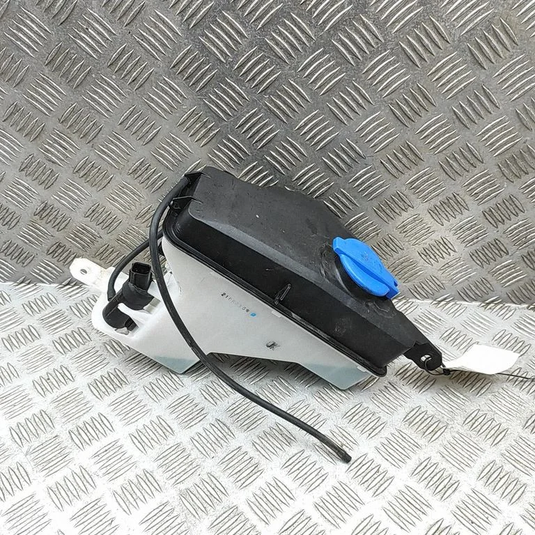 Logu mazgāšanas šķidruma tvertne 98610GI100