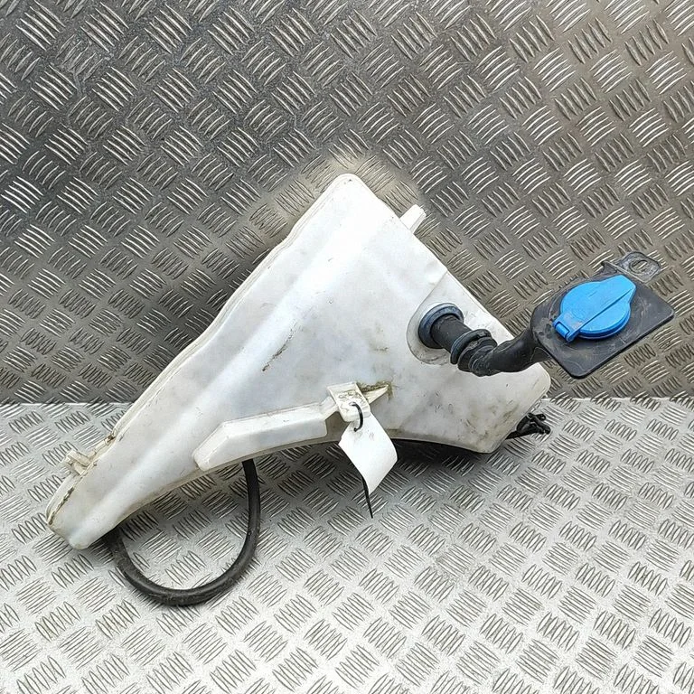 Logu mazgāšanas šķidruma tvertne 6R0955681