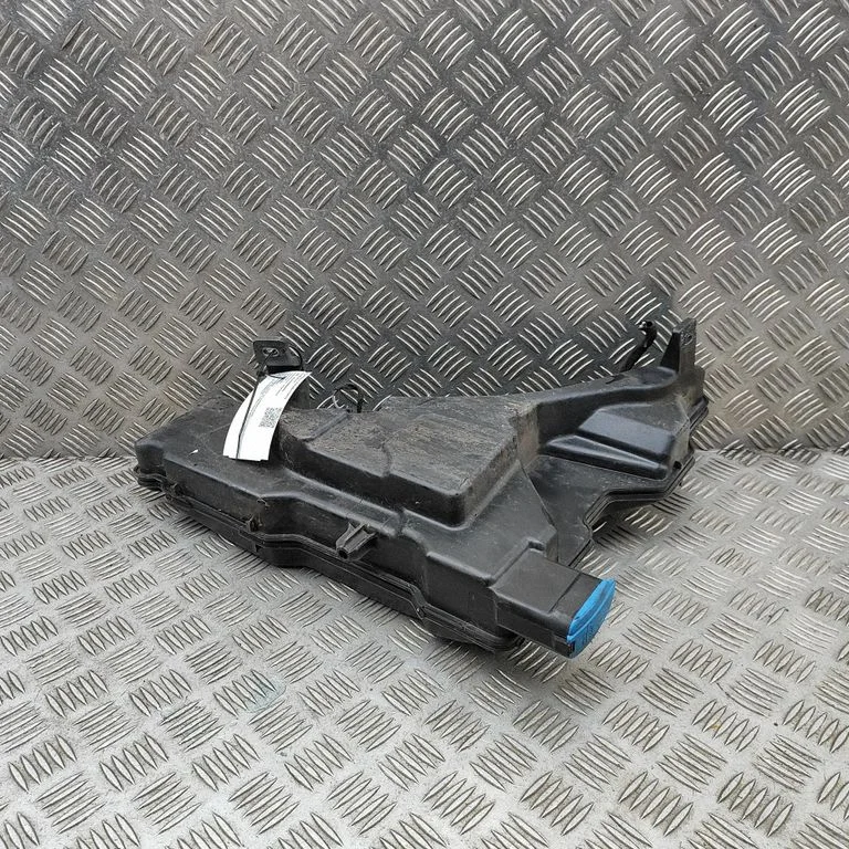 Zbiorniczek spryskiwacza 8W6250