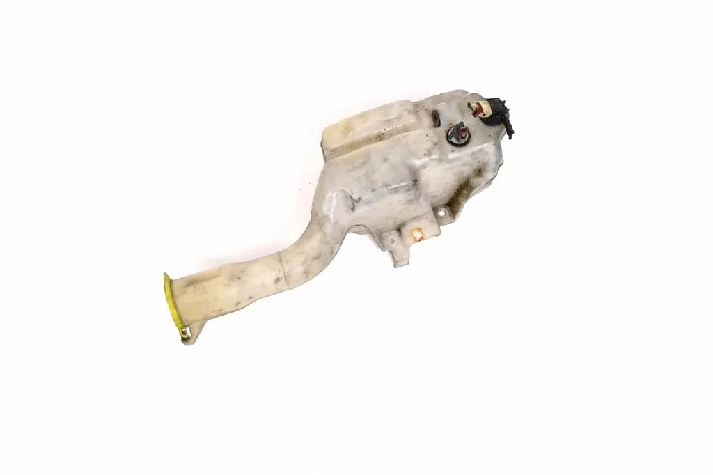 Windshield washer fluid reservoir/tank