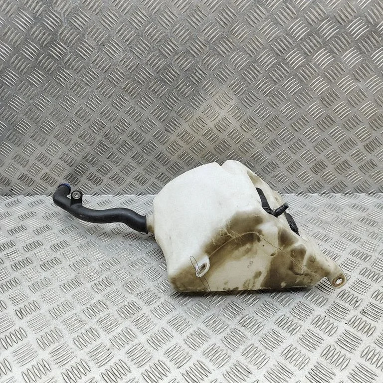 Windshield washer fluid reservoir/tank 81653600