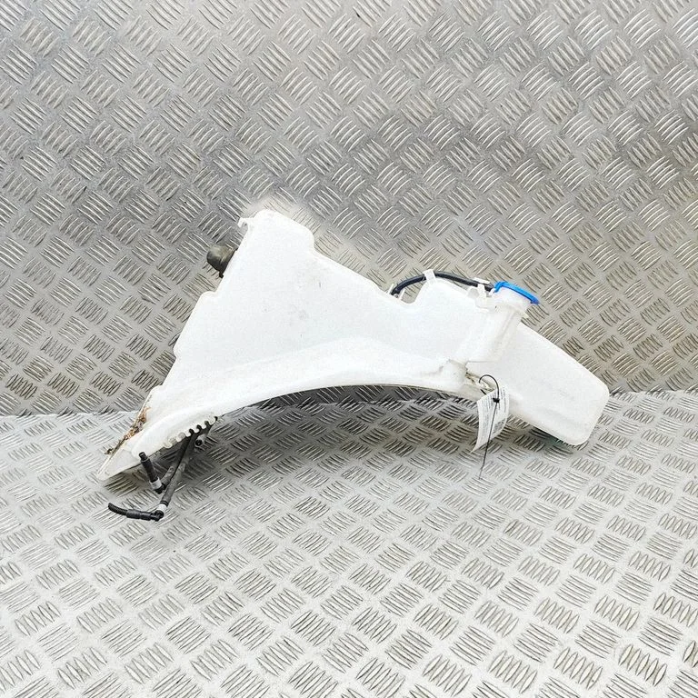 Zbiorniczek spryskiwacza K8D217B613A