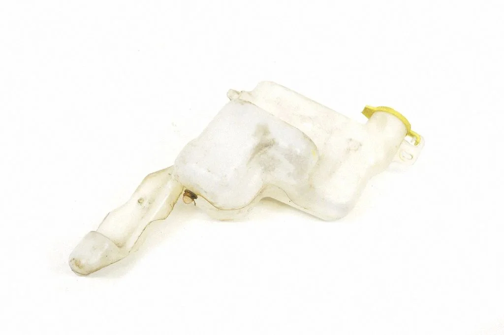 Windshield washer fluid reservoir/tank 05303789AF