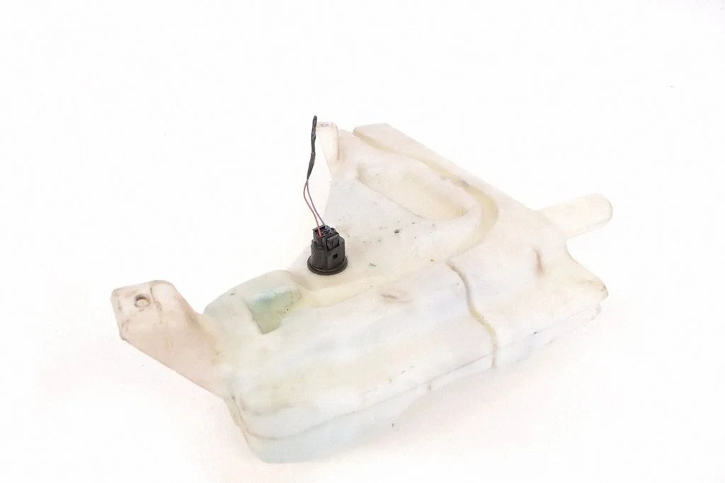 Windshield washer fluid reservoir/tank – Audi Q7 4L (2005-2015)