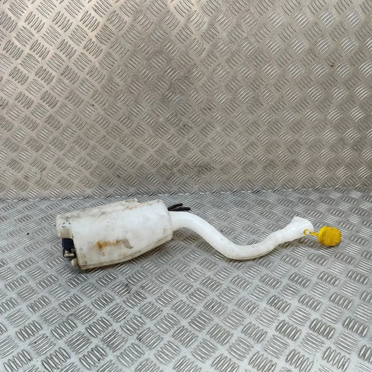 Logu mazgāšanas šķidruma tvertne 8200697230