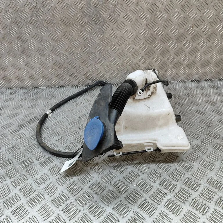 Logu mazgāšanas šķidruma tvertne 99152870300