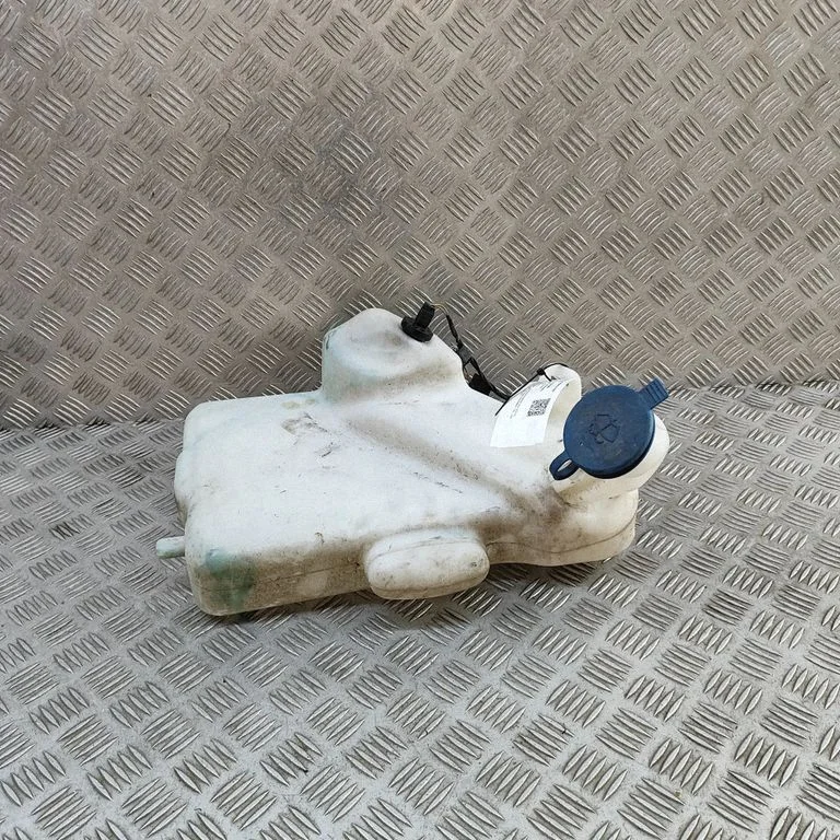 Zbiorniczek spryskiwacza A1716600160