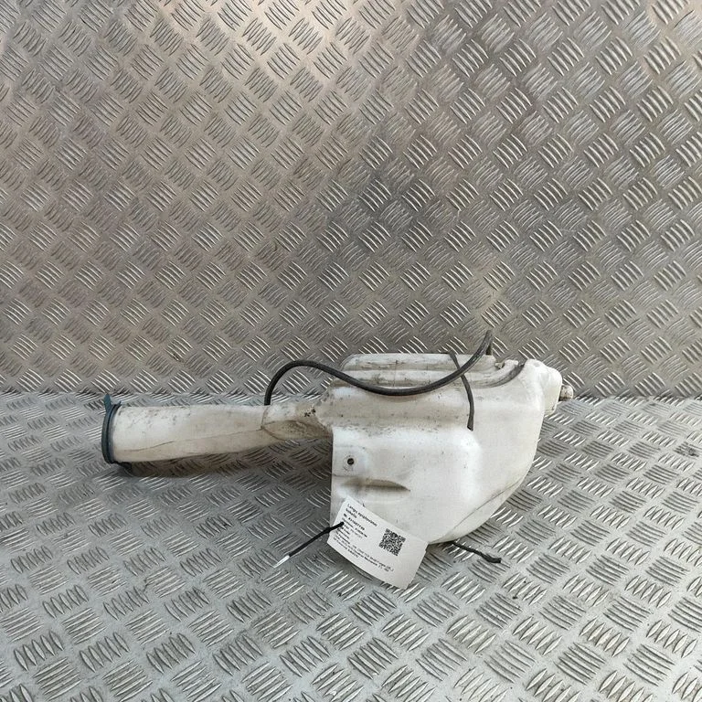 Logu mazgāšanas šķidruma tvertne A9068690220