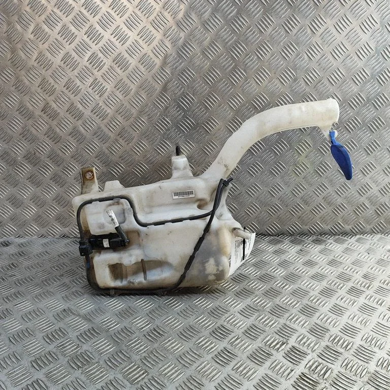 Logu mazgāšanas šķidruma tvertne DS7317B613AE