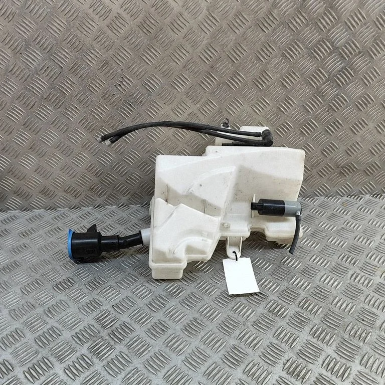 Windshield washer fluid reservoir/tank J9D317B613B