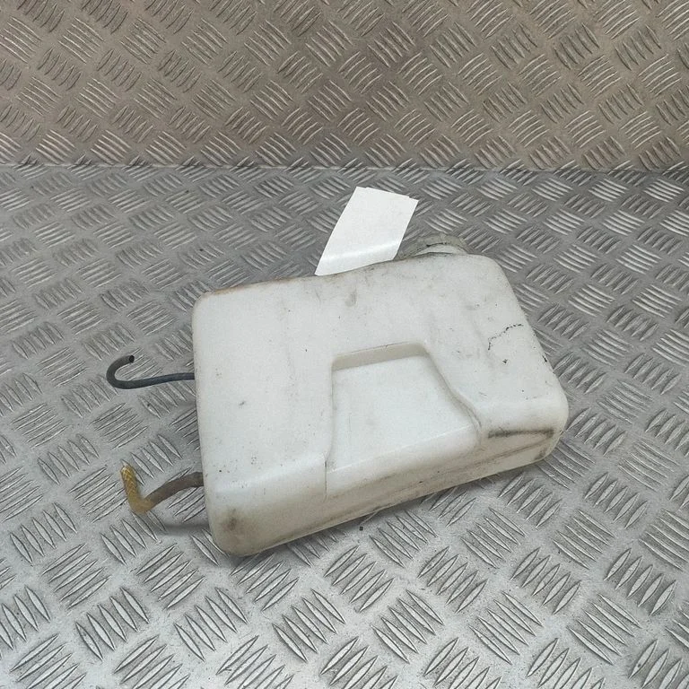 Logu mazgāšanas šķidruma tvertne A1238690172