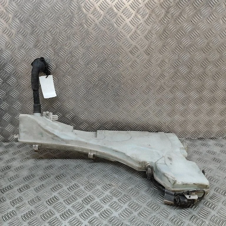 Zbiorniczek spryskiwacza – BMW X6 E71 (2008-2014)