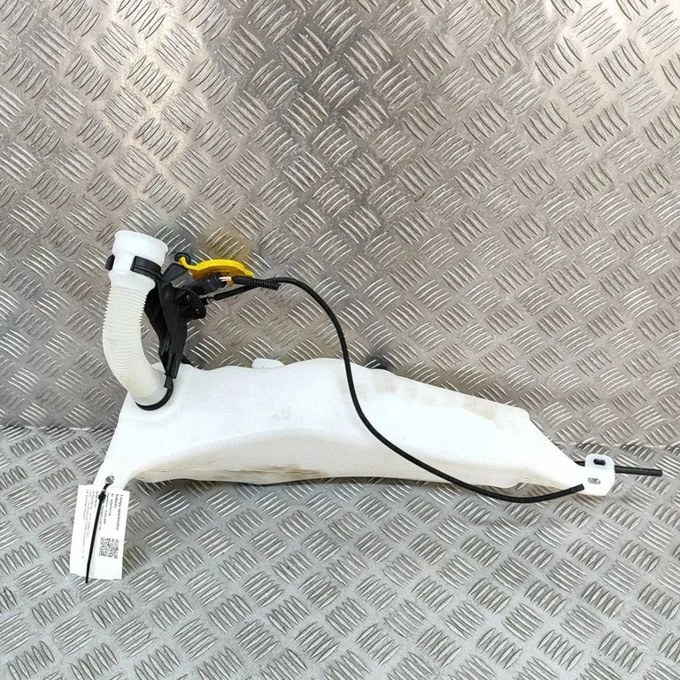 Windshield washer fluid reservoir/tank – Jeep Avenger (2022-)