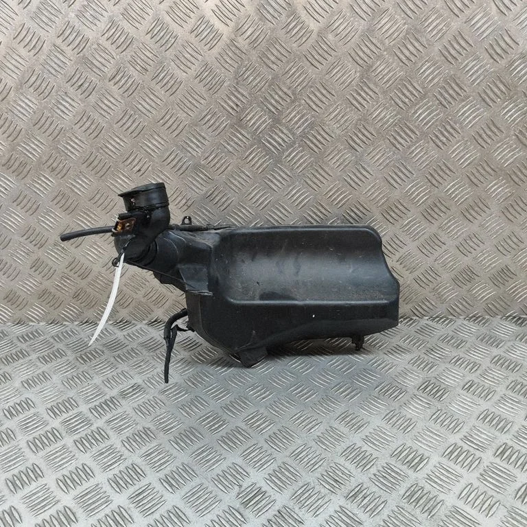 Windshield washer fluid reservoir/tank 164316500A