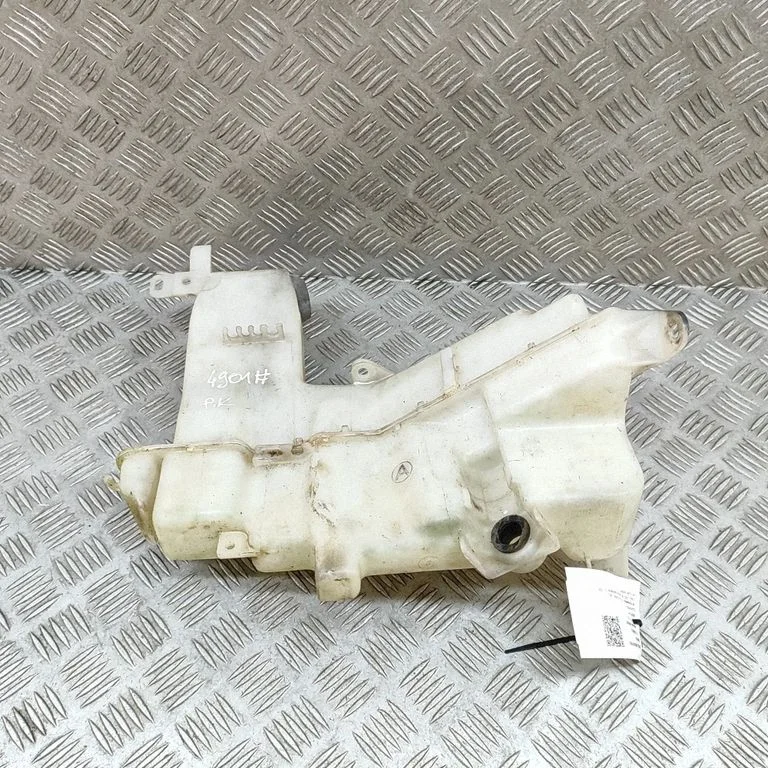 Logu mazgāšanas šķidruma tvertne 060351742