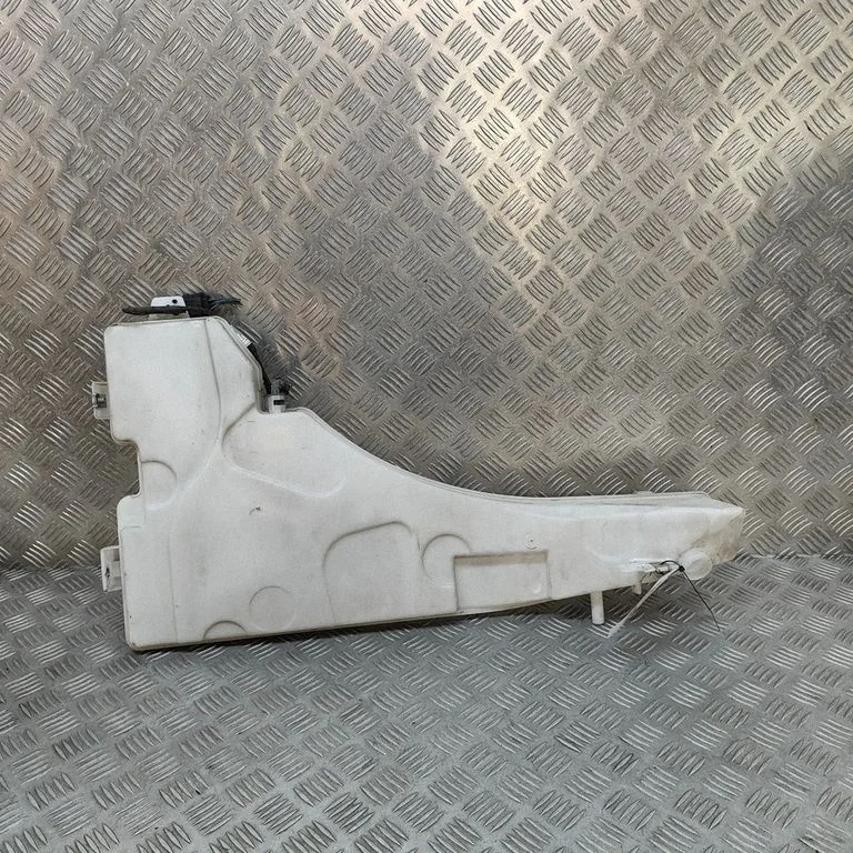 Windshield washer fluid reservoir/tank – BMW X6 E71 (2008-2014)