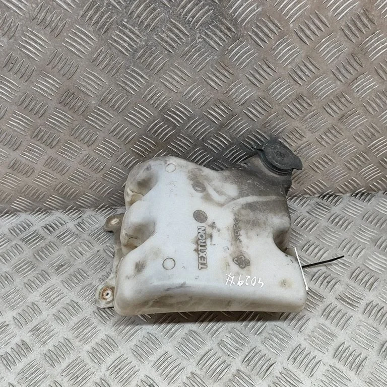 Logu mazgāšanas šķidruma tvertne DMB103090